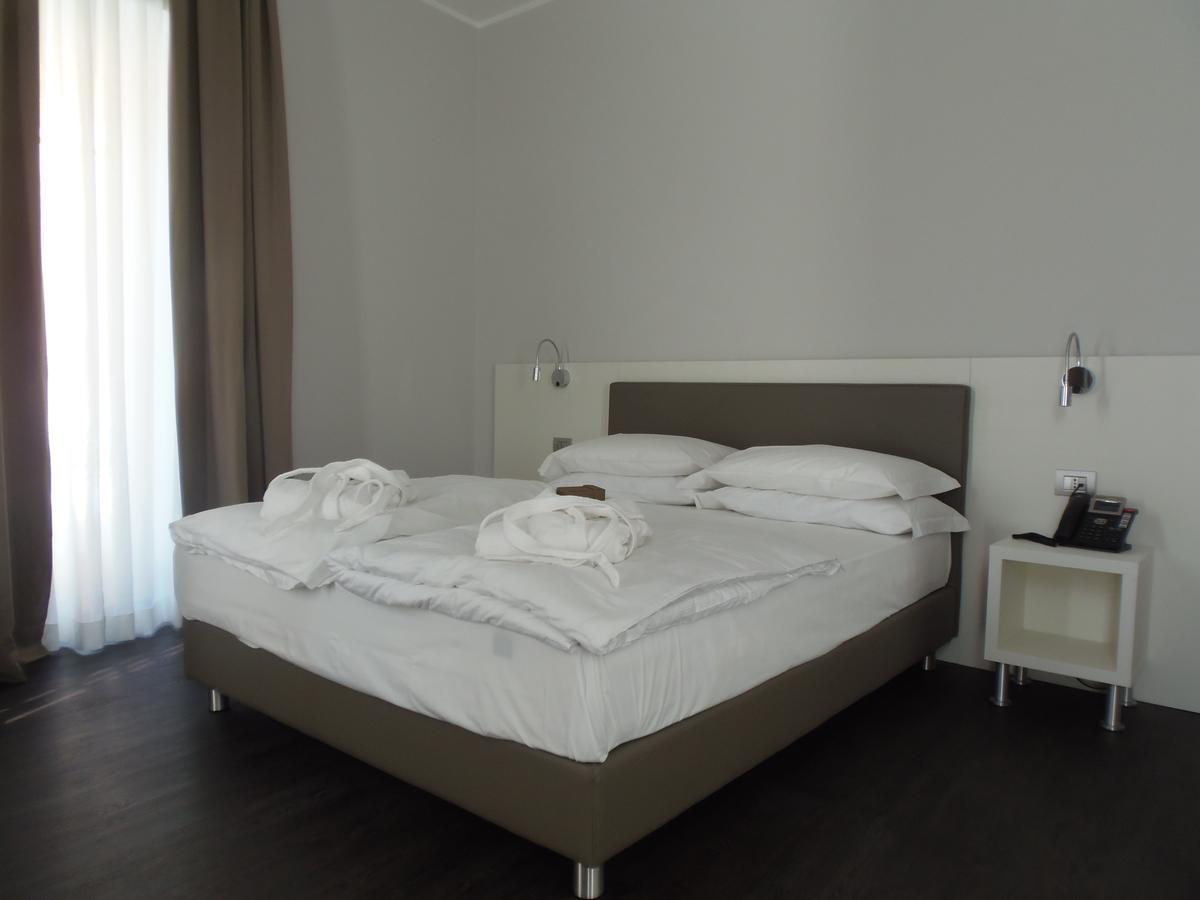 Albergo Dongo Kültér fotó